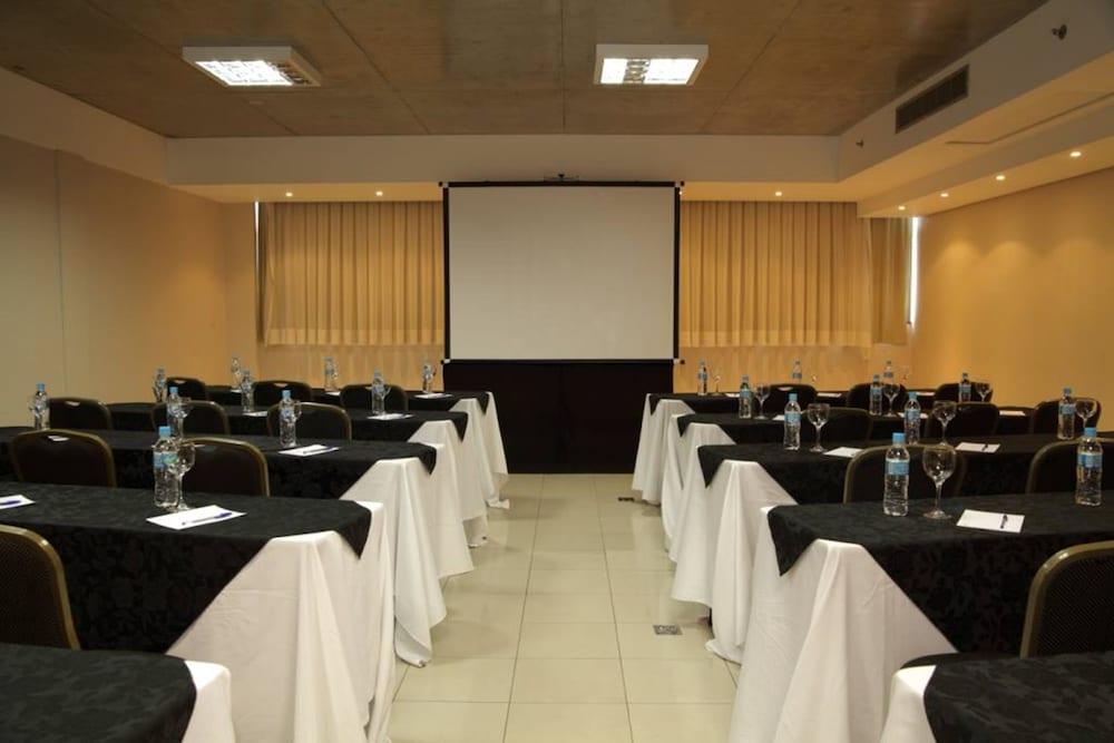 Majestic Palace Hotel Florianópolis Exteriör bild Meeting room