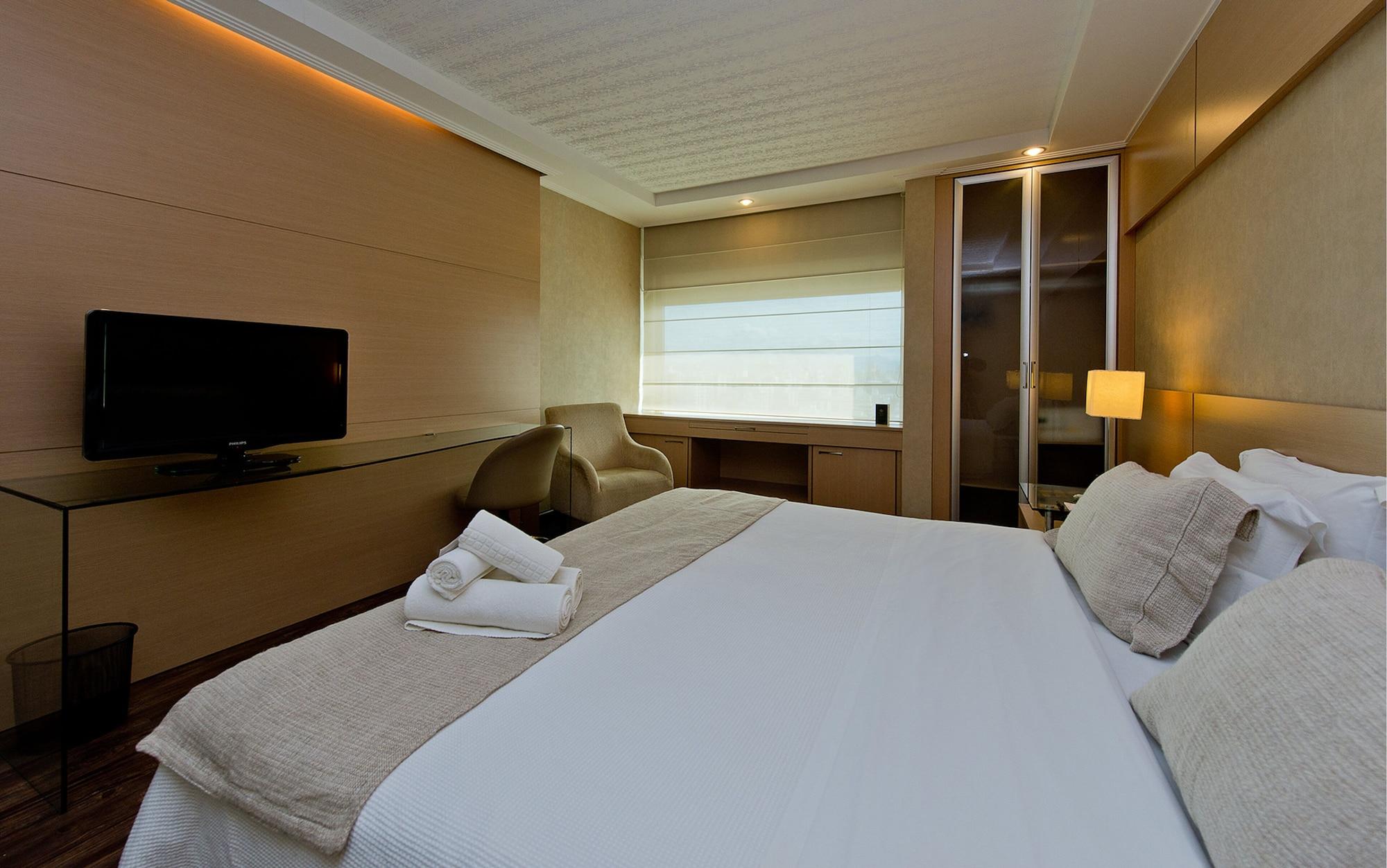 Majestic Palace Hotel Florianópolis Exteriör bild Guest cabin