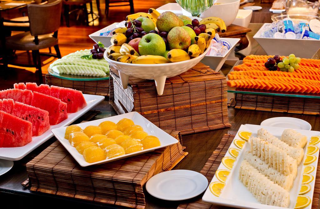 Majestic Palace Hotel Florianópolis Exteriör bild A fruit salad